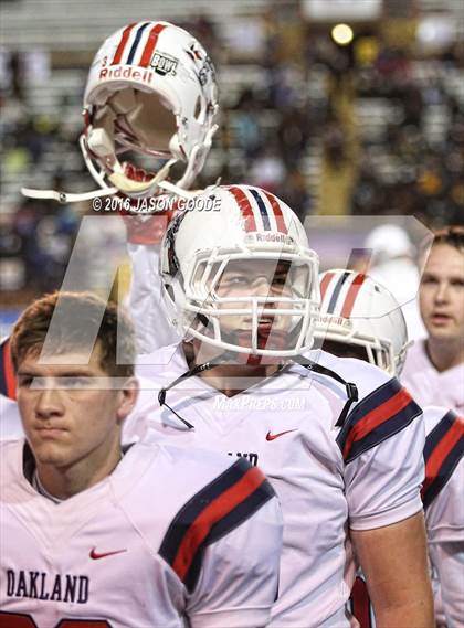 Thumbnail 1 in Whitehaven vs. Oakland  (TSSAA Division I Class 6A Final) photogallery.
