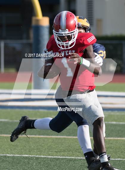 Thumbnail 3 in Belen Jesuit vs. Key West photogallery.