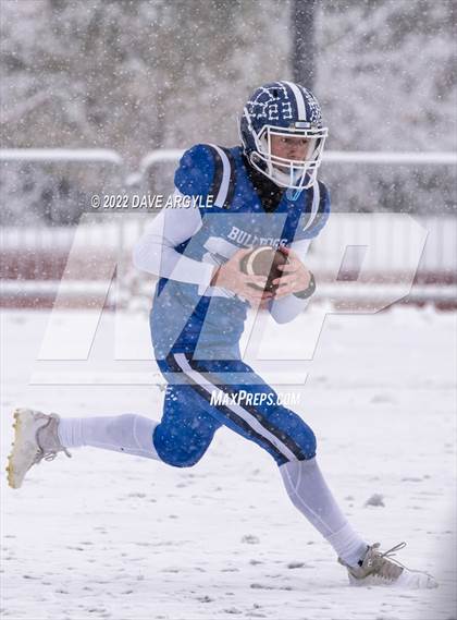 Thumbnail 1 in Gunnison Valley vs. Water Canyon (UHSAA 8-Man Semifinal) photogallery.