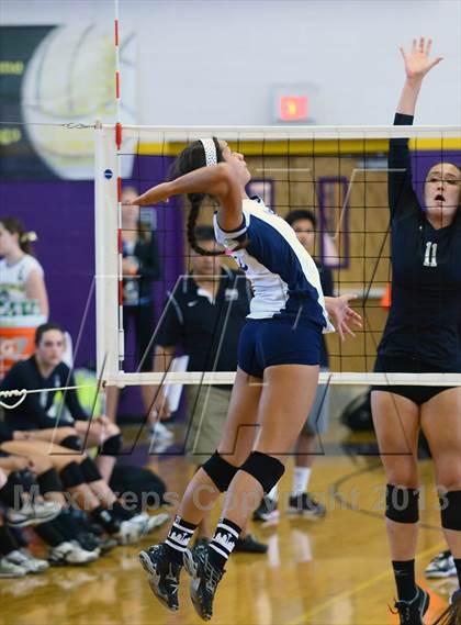 Thumbnail 1 in Archbishop Mitty vs. Kamehameha (Durango Fall Classic) photogallery.