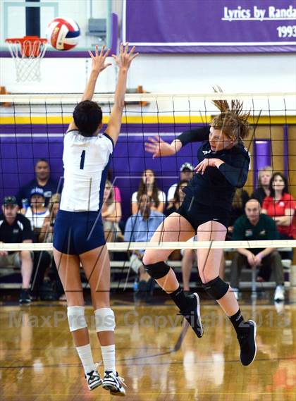 Thumbnail 3 in Archbishop Mitty vs. Kamehameha (Durango Fall Classic) photogallery.