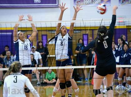 Thumbnail 3 in Archbishop Mitty vs. Kamehameha (Durango Fall Classic) photogallery.