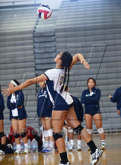 Thumbnail 3 in Archbishop Mitty vs. Kamehameha (Durango Fall Classic) photogallery.