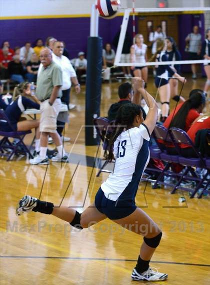 Thumbnail 1 in Archbishop Mitty vs. Kamehameha (Durango Fall Classic) photogallery.
