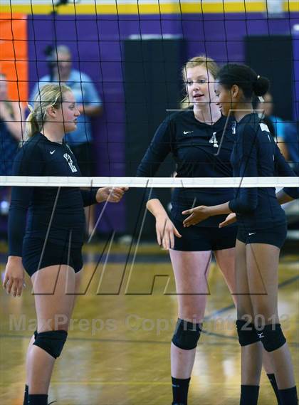 Thumbnail 1 in Archbishop Mitty vs. Kamehameha (Durango Fall Classic) photogallery.