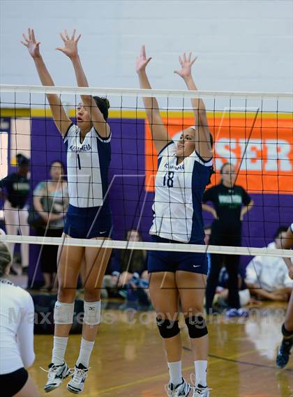 Thumbnail 1 in Archbishop Mitty vs. Kamehameha (Durango Fall Classic) photogallery.