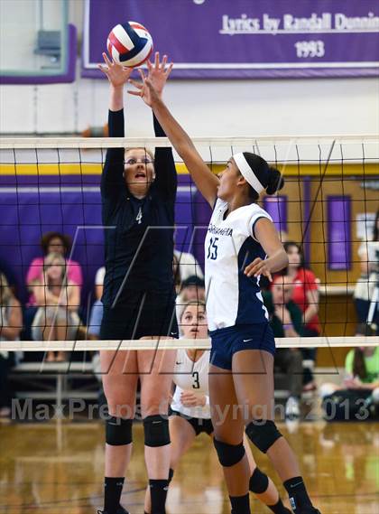 Thumbnail 1 in Archbishop Mitty vs. Kamehameha (Durango Fall Classic) photogallery.