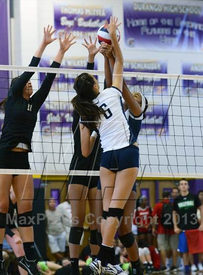 Thumbnail 2 in Archbishop Mitty vs. Kamehameha (Durango Fall Classic) photogallery.