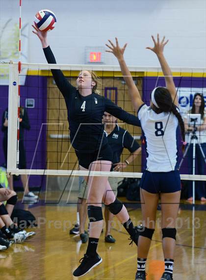 Thumbnail 3 in Archbishop Mitty vs. Kamehameha (Durango Fall Classic) photogallery.
