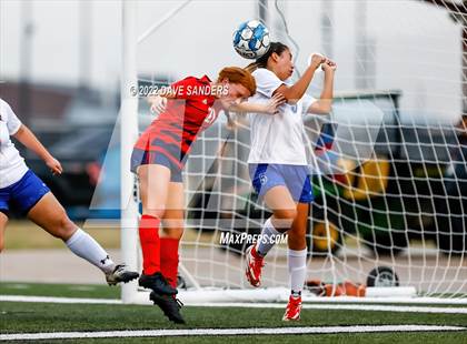Thumbnail 2 in Hardin-Jefferson vs. Needville (Waller Classic) photogallery.