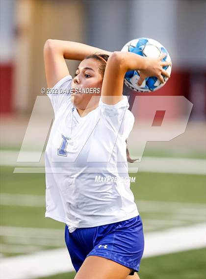 Thumbnail 2 in Hardin-Jefferson vs. Needville (Waller Classic) photogallery.