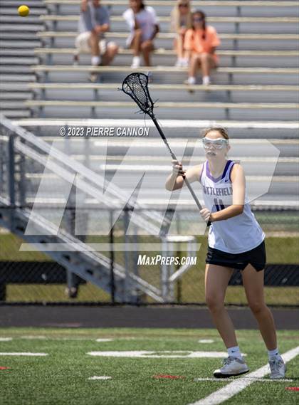 Thumbnail 3 in Battlefield vs. Oakton (VHSL Class 6 Final) photogallery.