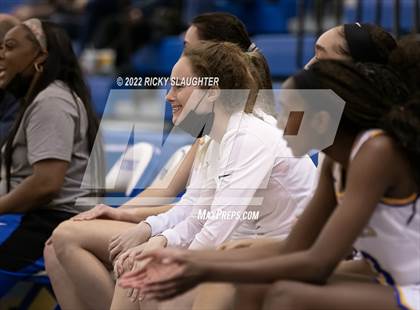 Thumbnail 3 in St. Charles vs  Burroughs (MSHSAA Class 4  Quarterfinal Playoff)  photogallery.