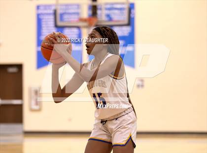 Thumbnail 2 in St. Charles vs  Burroughs (MSHSAA Class 4  Quarterfinal Playoff)  photogallery.