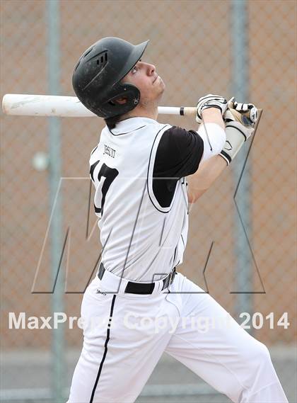 Thumbnail 3 in Rush-Henrietta @ McQuaid Jesuit (Section 5 Class AA 1st Round) photogallery.