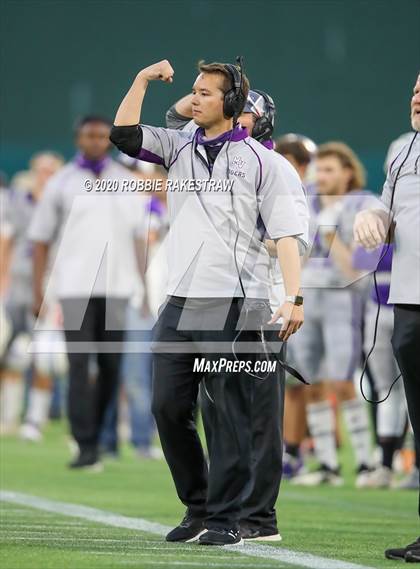 Thumbnail 3 in Mount Vernon vs. Jim Ned (UIL 3A D1 Semifinals) photogallery.