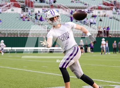 Thumbnail 1 in Mount Vernon vs. Jim Ned (UIL 3A D1 Semifinals) photogallery.