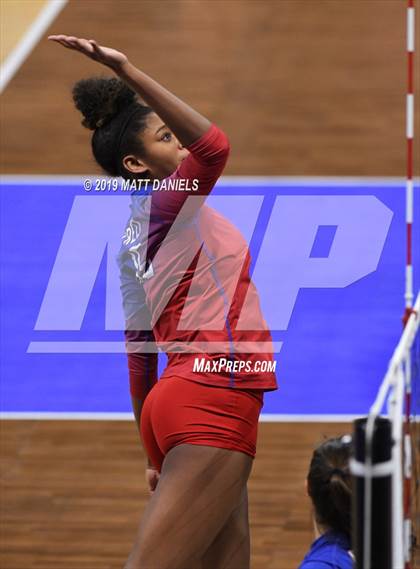 Thumbnail 3 in Grandview vs. Cherry Creek (CHSAA 5A Playoff) photogallery.