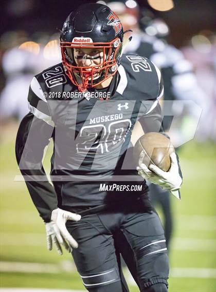 Thumbnail 2 in Franklin vs. Muskego (WIAA D1 Semifinal)  photogallery.