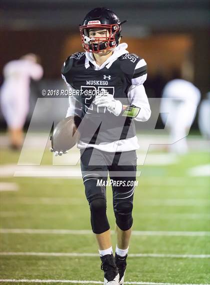 Thumbnail 2 in Franklin vs. Muskego (WIAA D1 Semifinal)  photogallery.