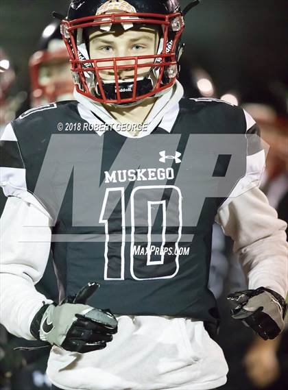 Thumbnail 3 in Franklin vs. Muskego (WIAA D1 Semifinal)  photogallery.