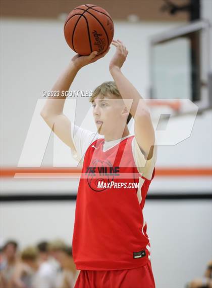 Thumbnail 2 in Circleville vs Amanda-Clearcreek (Scrimmage) photogallery.