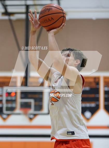 Thumbnail 3 in Circleville vs Amanda-Clearcreek (Scrimmage) photogallery.
