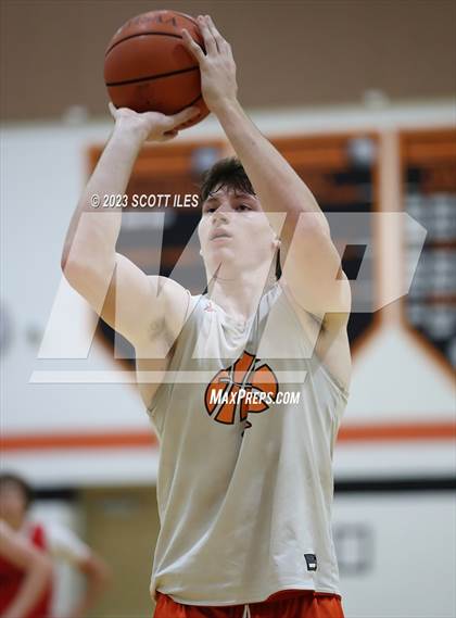 Thumbnail 3 in Circleville vs Amanda-Clearcreek (Scrimmage) photogallery.