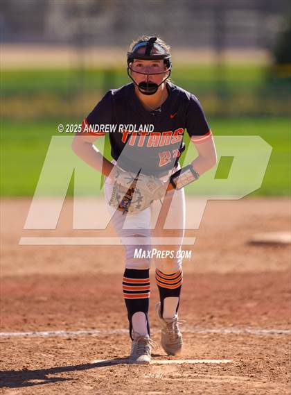 Thumbnail 2 in Legend vs. Broomfield (CHSAA 5A Final) photogallery.