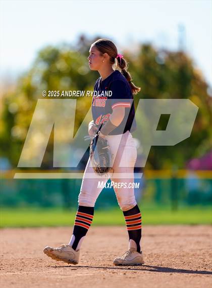 Thumbnail 3 in Legend vs. Broomfield (CHSAA 5A Final) photogallery.