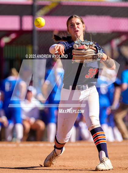 Thumbnail 2 in Legend vs. Broomfield (CHSAA 5A Final) photogallery.