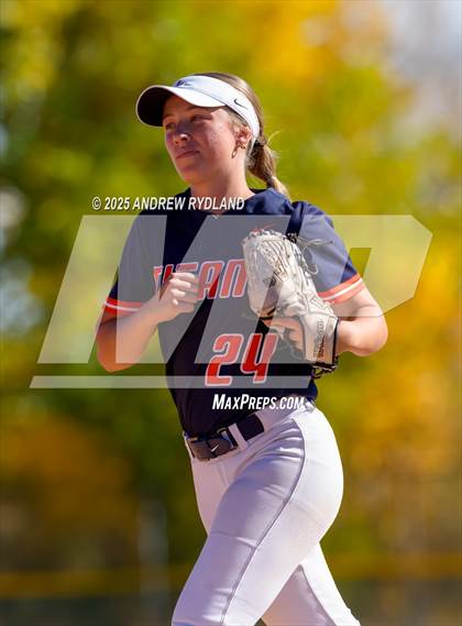 Thumbnail 1 in Legend vs. Broomfield (CHSAA 5A Final) photogallery.