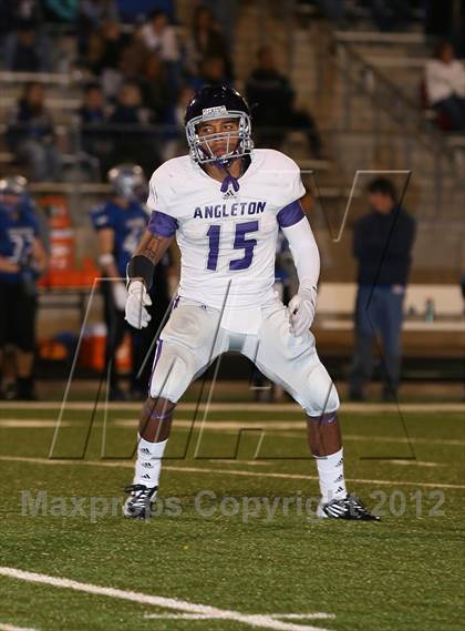 Thumbnail 3 in Angleton vs Friendswood (UIL 4A Division 1 Bi-District Playoff) photogallery.