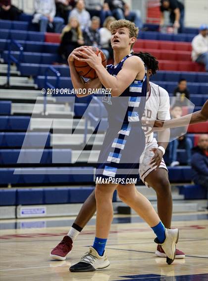 Thumbnail 3 in Sweetwater vs Granite Hills (East vs South Tournament) photogallery.