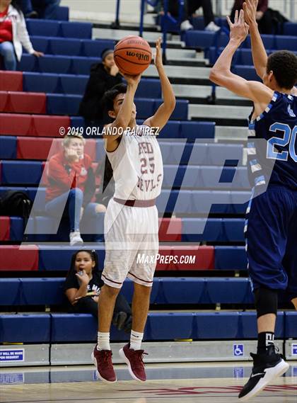 Thumbnail 3 in Sweetwater vs Granite Hills (East vs South Tournament) photogallery.