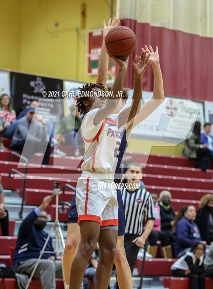 Thumbnail 3 in Brentwood Academy vs. Oakland photogallery.
