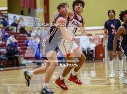 Thumbnail 3 in Brentwood Academy vs. Oakland photogallery.