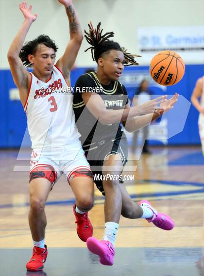 Thumbnail 2 in East River vs Davenport (14th Annual Earl Graham Metro vs Florida Challenge) photogallery.
