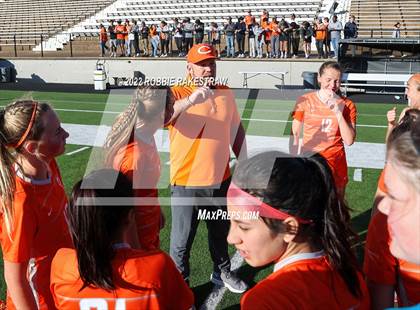 Thumbnail 3 in Henderson vs. Celina (UIL 4A Regional Semifinals) photogallery.