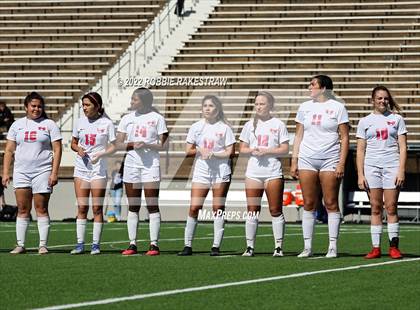 Thumbnail 2 in Henderson vs. Celina (UIL 4A Regional Semifinals) photogallery.