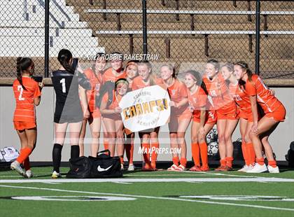 Thumbnail 1 in Henderson vs. Celina (UIL 4A Regional Semifinals) photogallery.