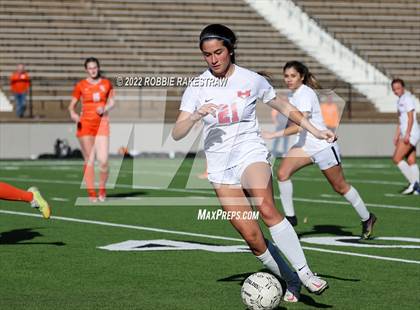 Thumbnail 1 in Henderson vs. Celina (UIL 4A Regional Semifinals) photogallery.