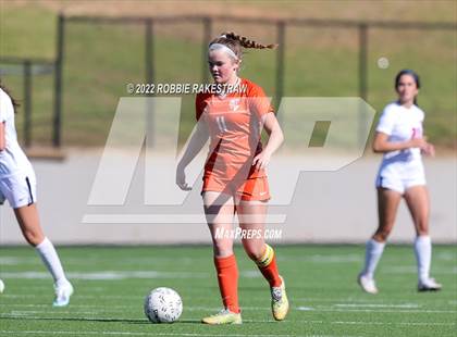 Thumbnail 1 in Henderson vs. Celina (UIL 4A Regional Semifinals) photogallery.