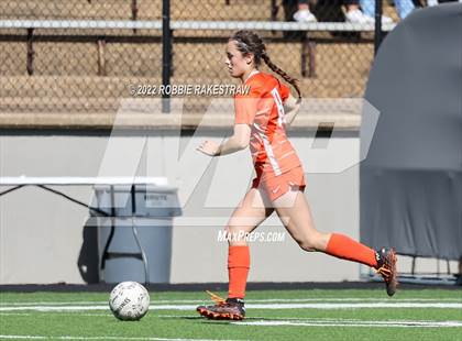 Thumbnail 3 in Henderson vs. Celina (UIL 4A Regional Semifinals) photogallery.