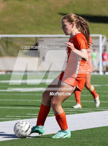 Thumbnail 2 in Henderson vs. Celina (UIL 4A Regional Semifinals) photogallery.