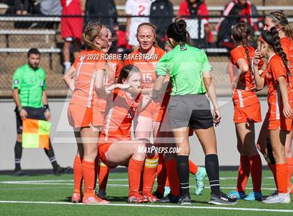 Thumbnail 2 in Henderson vs. Celina (UIL 4A Regional Semifinals) photogallery.