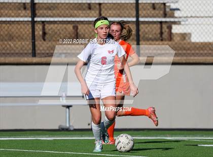 Thumbnail 2 in Henderson vs. Celina (UIL 4A Regional Semifinals) photogallery.