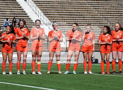 Thumbnail 1 in Henderson vs. Celina (UIL 4A Regional Semifinals) photogallery.