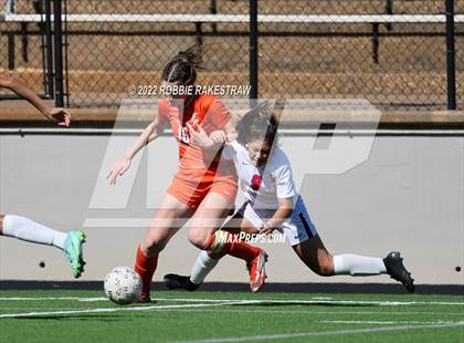 Thumbnail 3 in Henderson vs. Celina (UIL 4A Regional Semifinals) photogallery.