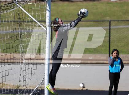 Thumbnail 1 in Henderson vs. Celina (UIL 4A Regional Semifinals) photogallery.